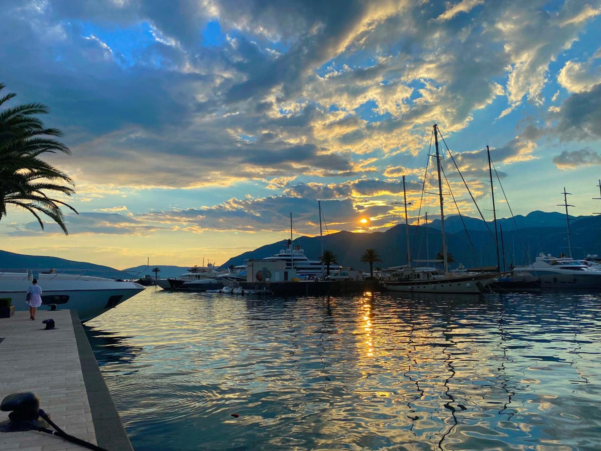 Apartment Sova Tivat Buitenkant foto