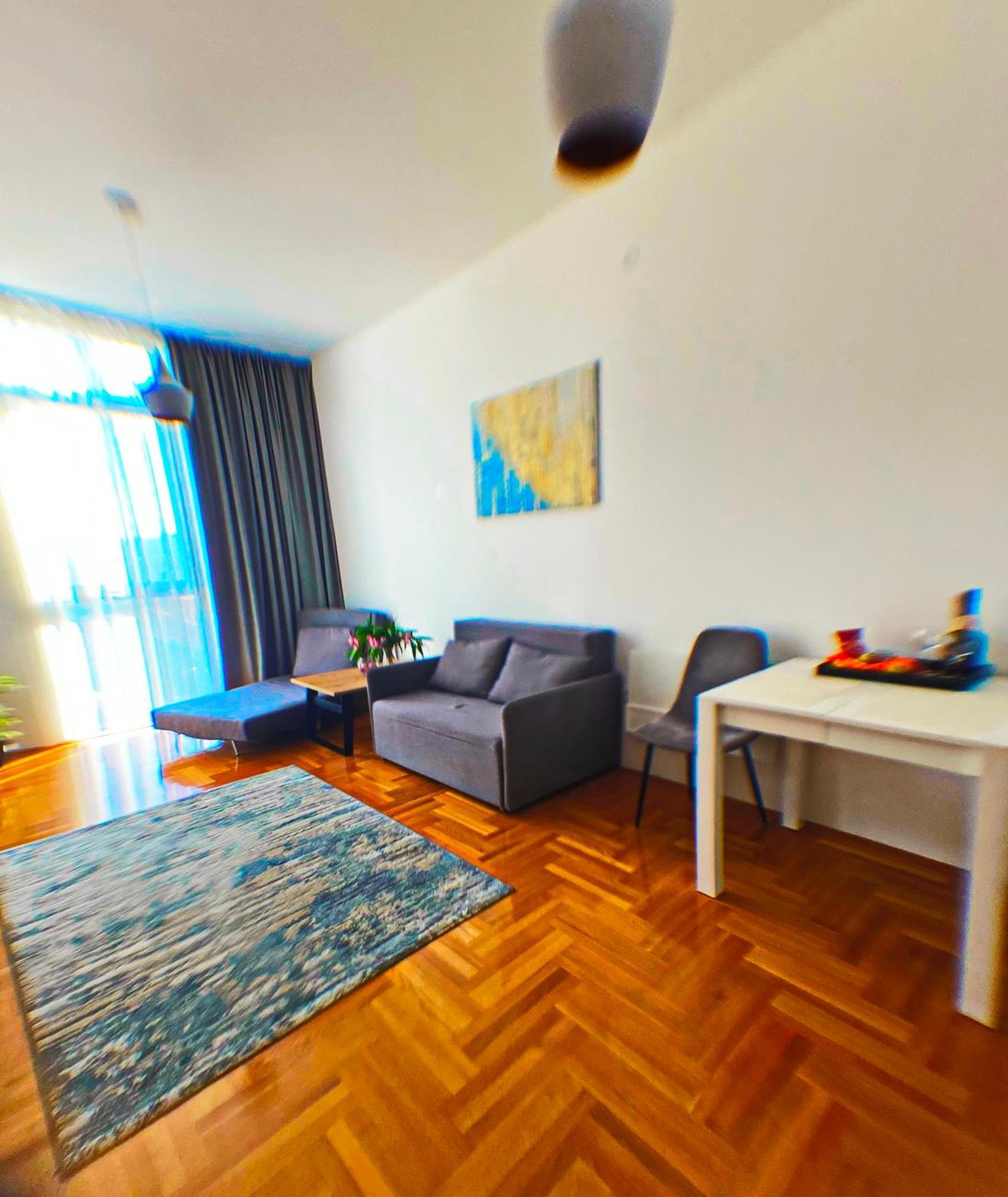 Apartment Sova Tivat Buitenkant foto