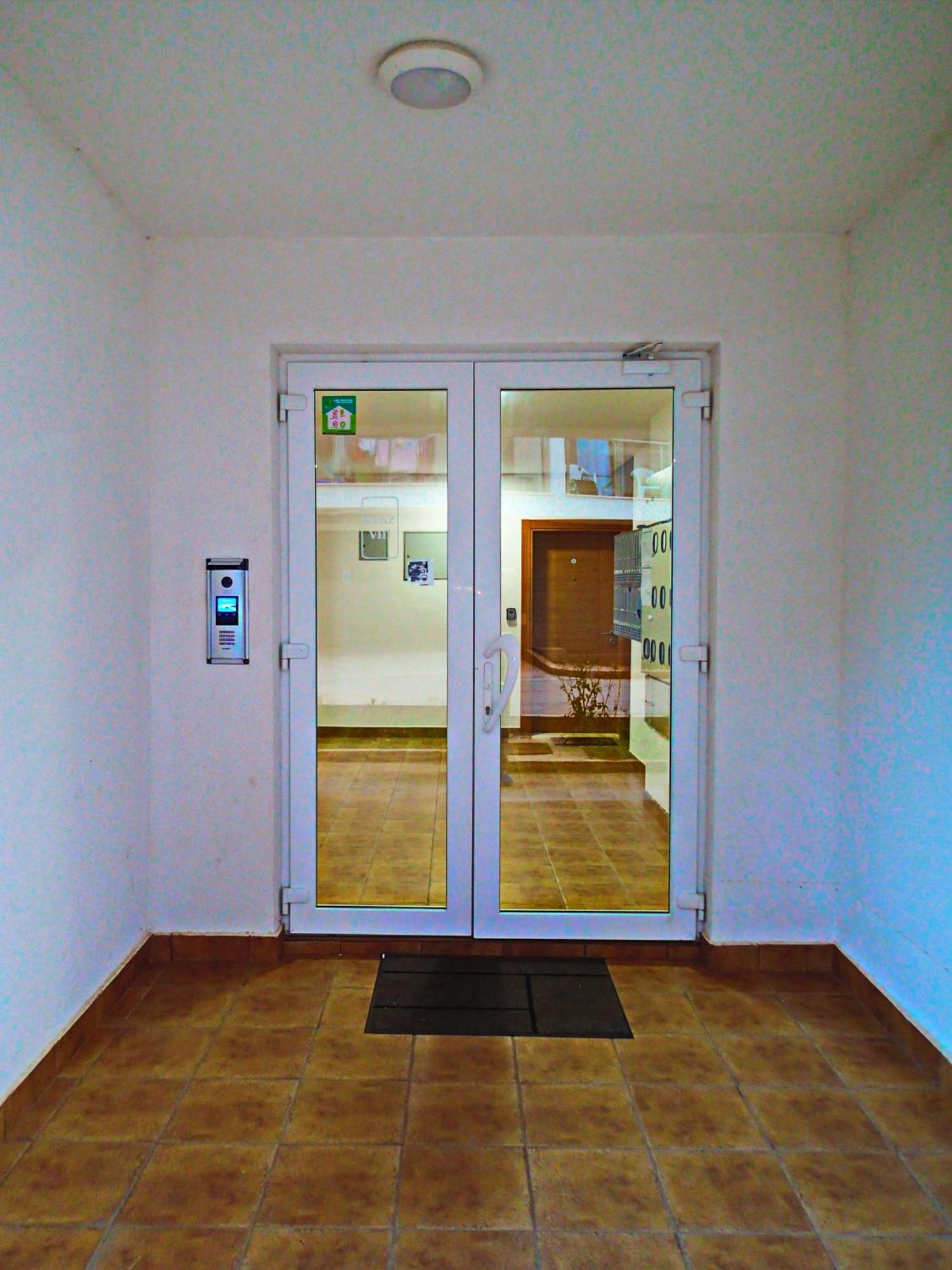 Apartment Sova Tivat Buitenkant foto